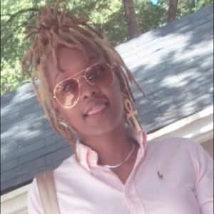 Meet your Posher, Joneeseia